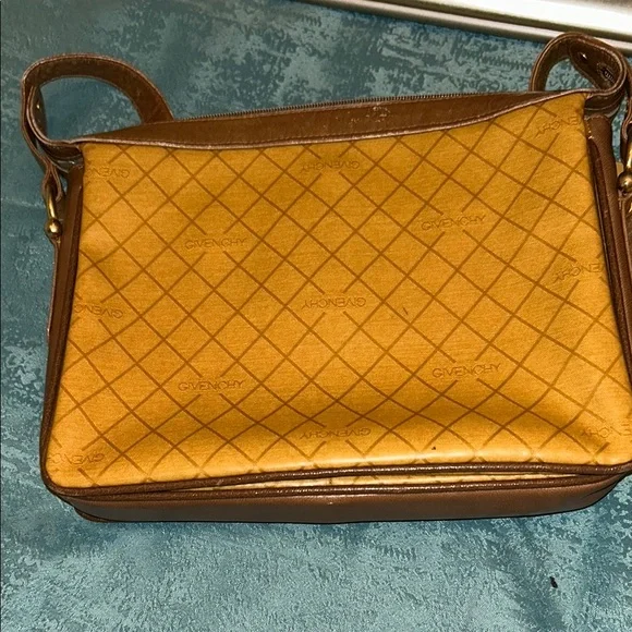 Vintage Givenchy Crossbody & Wallet Bundle – Project Lot - Picture 7 of 17